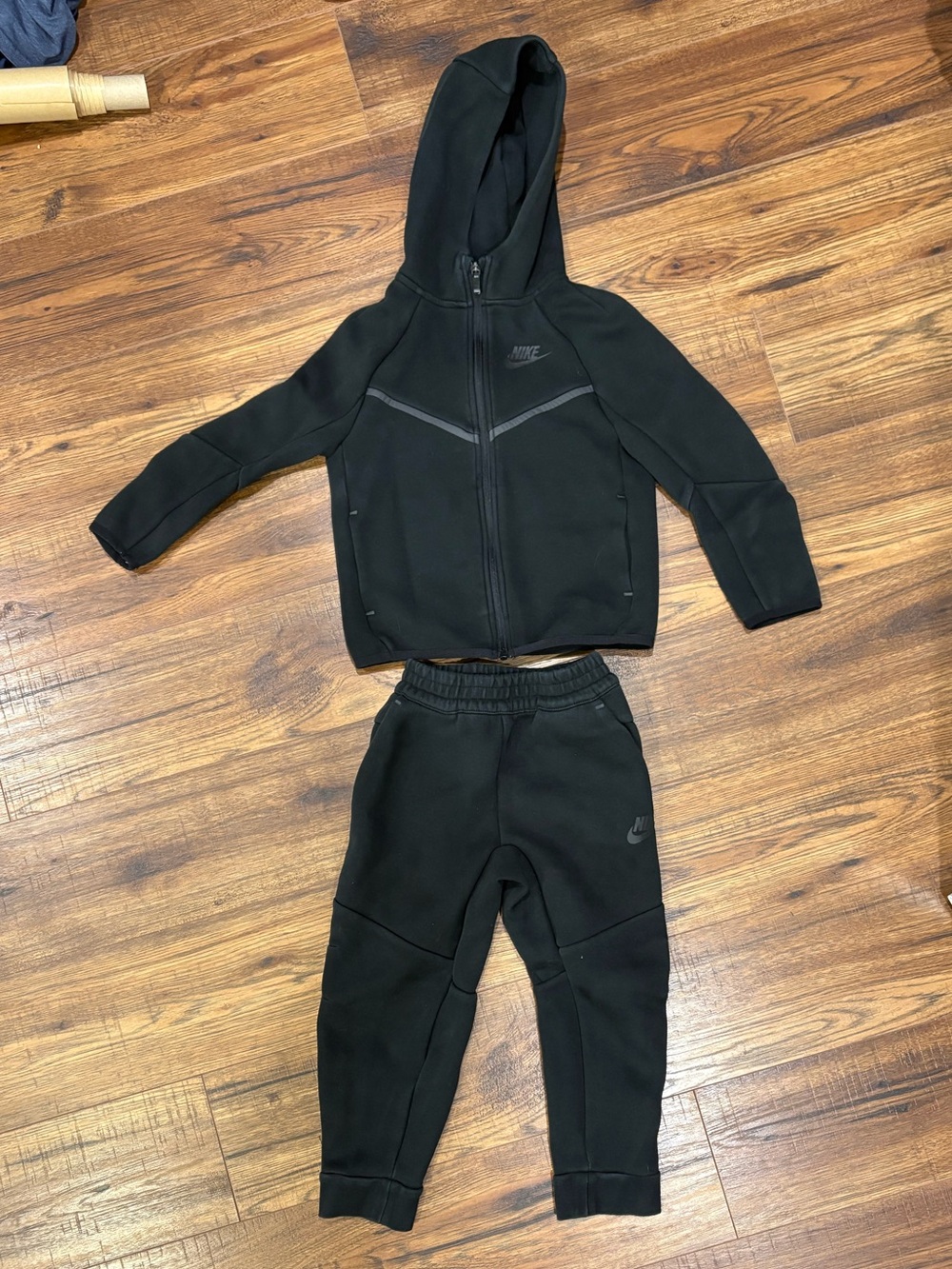 Nike Tech set kids